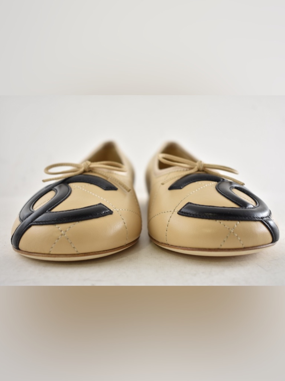 Chanel 26M Coco Beach Cambon Beige Black CC XL Logo Ballet Ballerina Flat 37 - Picture 8 of 16